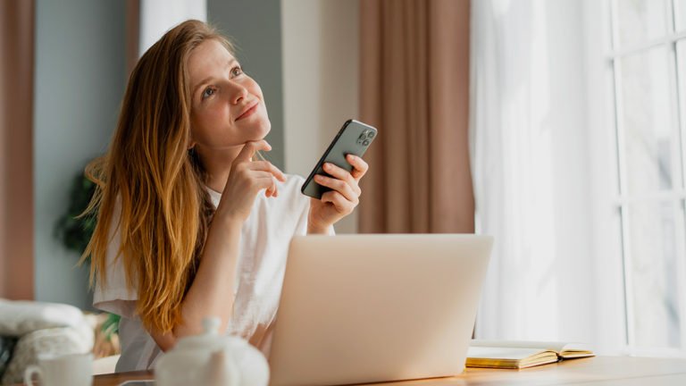 Social media marketing et plateforme de fidélisation communautaire