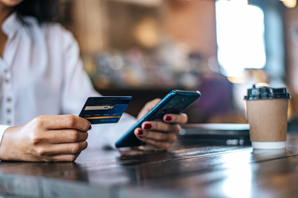 PayPal a adopté une approche audacieuse en offrant 10 $ de bonus à chaque nouvel inscrit ainsi qu'à son parrain. 